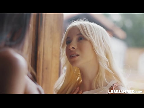 ❤️ Dziewczyna wraca do domu kilka miesięcy później i kończy się na tym, że zjada cipkę macochy Porno vk at us